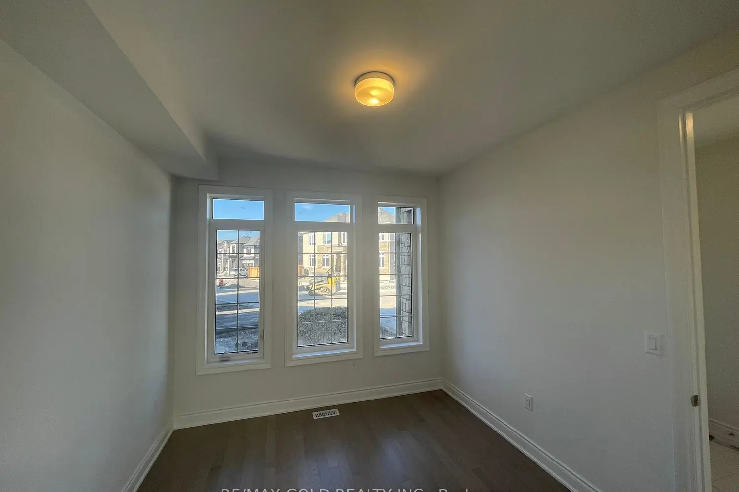 Additional image 3 of 31 Dolomite Drive