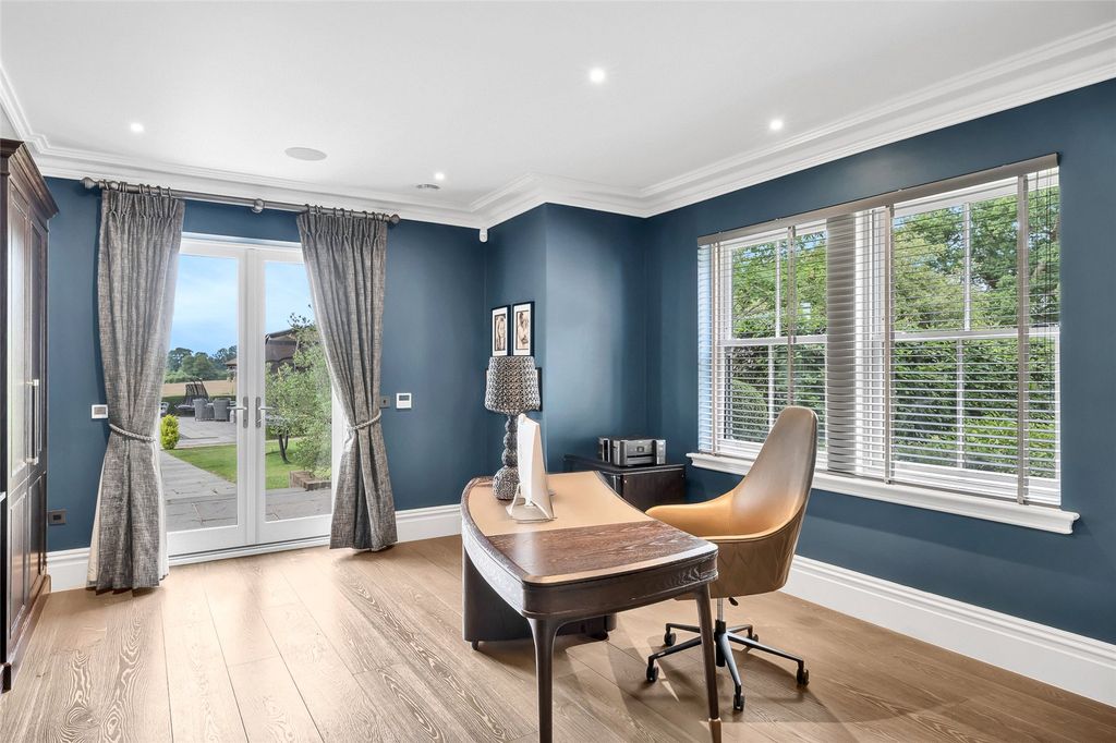 Additional image 14 of 9 bed detached house for saleStubbs Hill, Binfield, Bracknell, Berkshire RG42