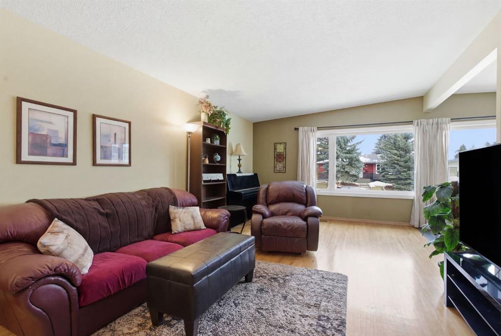 Additional image 5 of 623 104 Avenue SW, Calgary, AB, T2W0A4