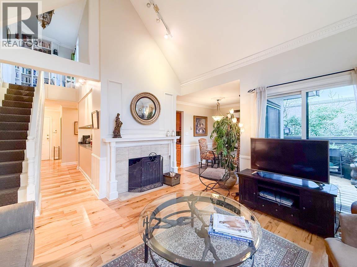 301 1633 W 11TH AVENUE