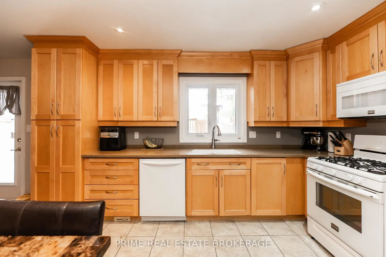 Additional image 3 of 16 Timberlane Crescent