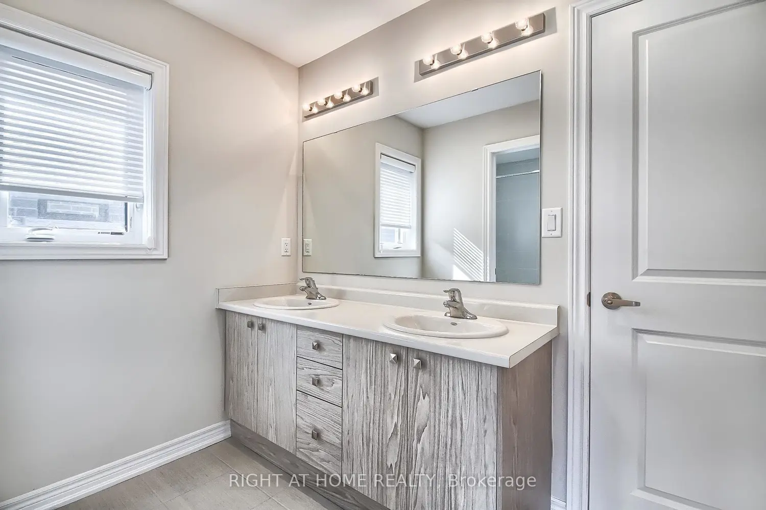 Additional image 14 of 31 Dorothy Caine Crescent