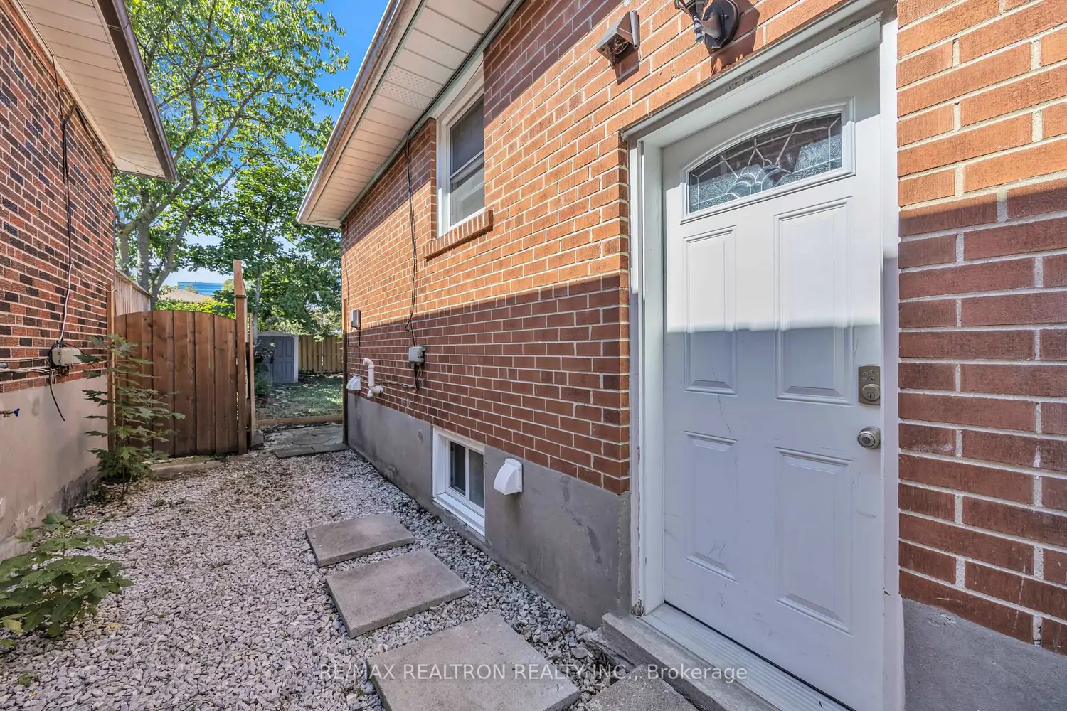 Additional image 2 of 926 Willowdale Avenue
