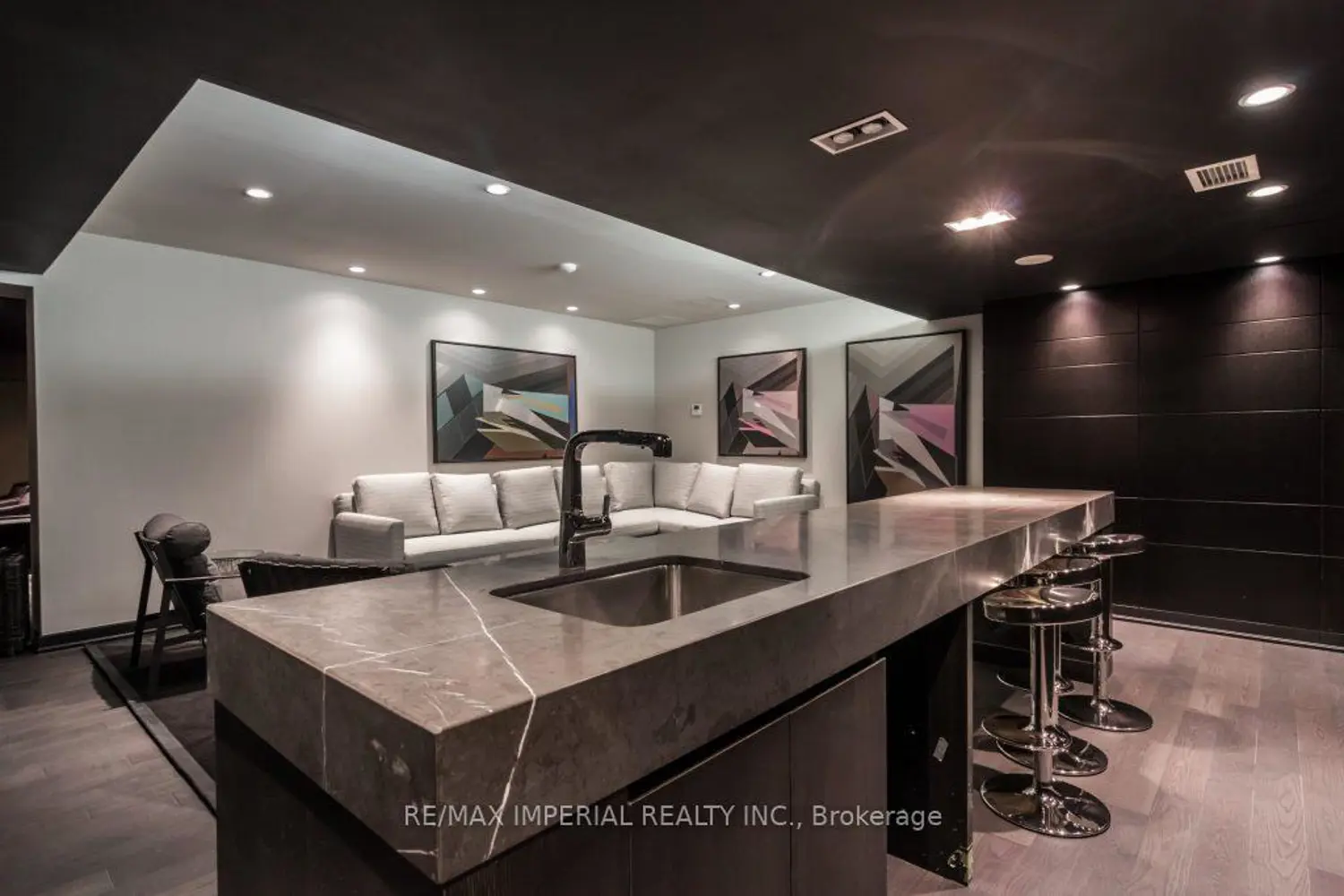 Additional image 12 of 8 The Esplanade Avenue 3304