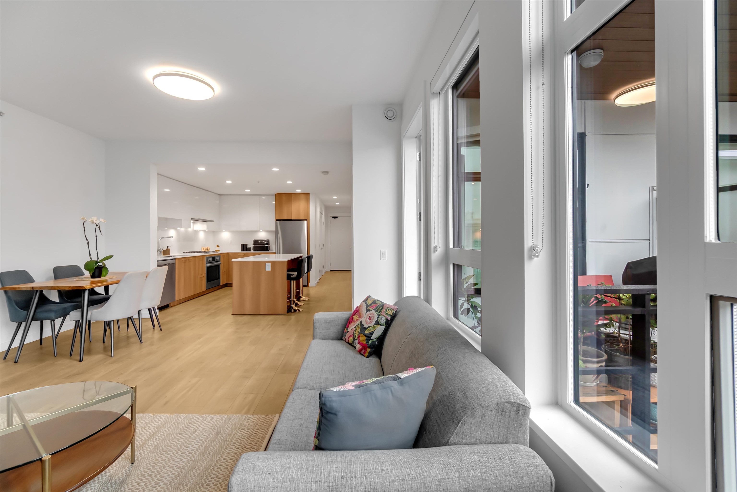 Additional image 3 of 303-715 15 Street W, North Vancouver, BC, V7M 1T2