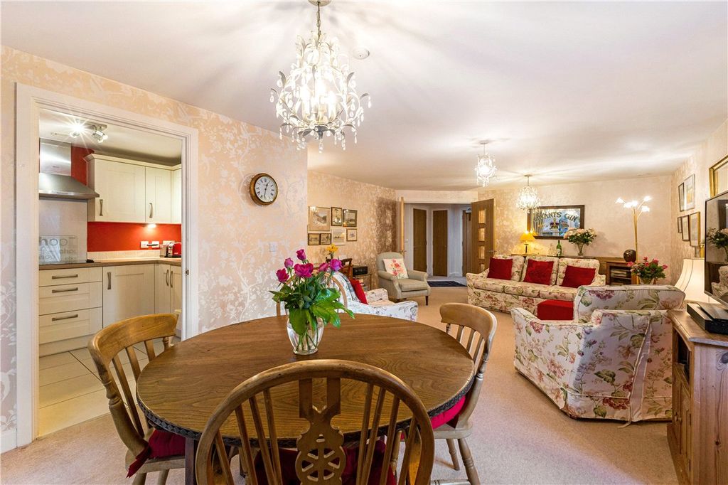 Additional image 8 of 2 bed flat for saleGranham Close, Marlborough, Wiltshire SN8