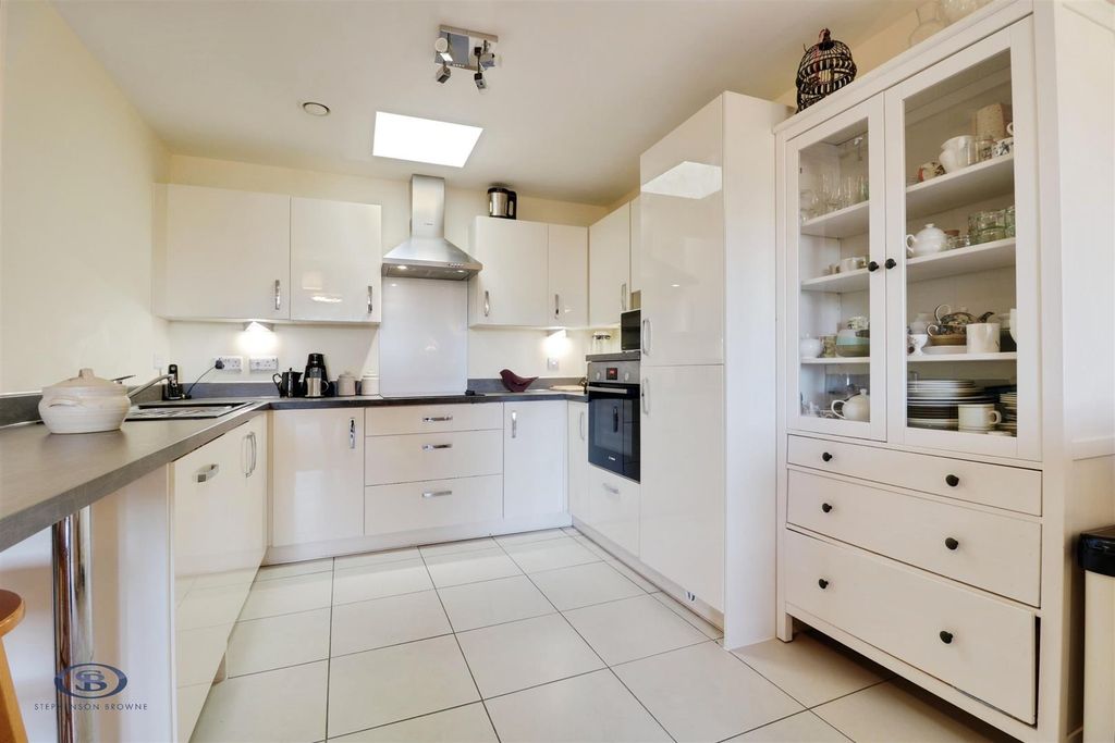 Additional image 6 of 2 bed flat for saleThe Oaks, Cedar Avenue, Alsager ST7