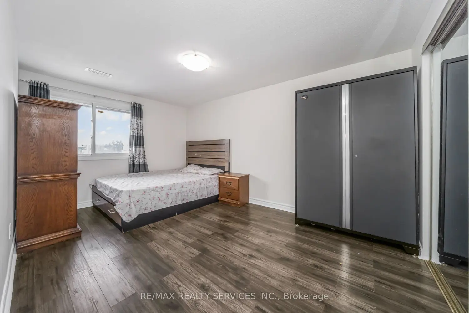 Additional image 5 of 11 Juliette Square