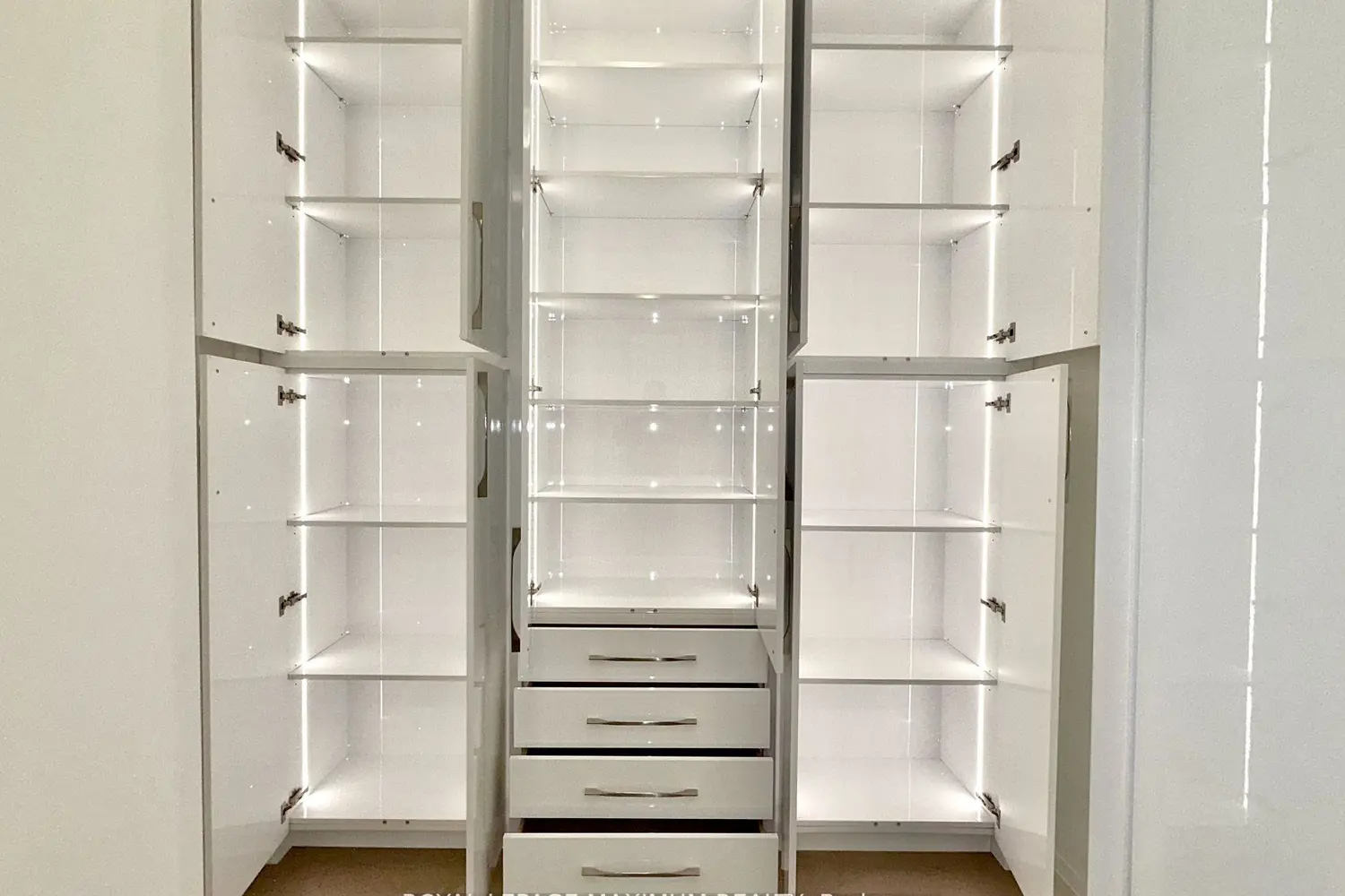 Additional image 11 of 9000 Jane Street Ph 212