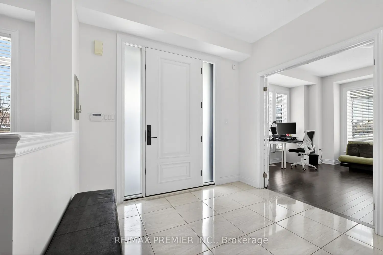 66 Red Tree Drive photo 2