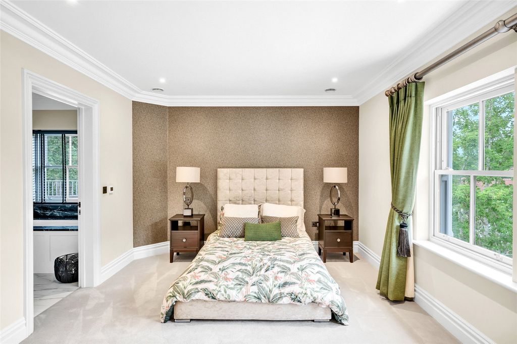 Additional image 21 of 9 bed detached house for saleStubbs Hill, Binfield, Bracknell, Berkshire RG42