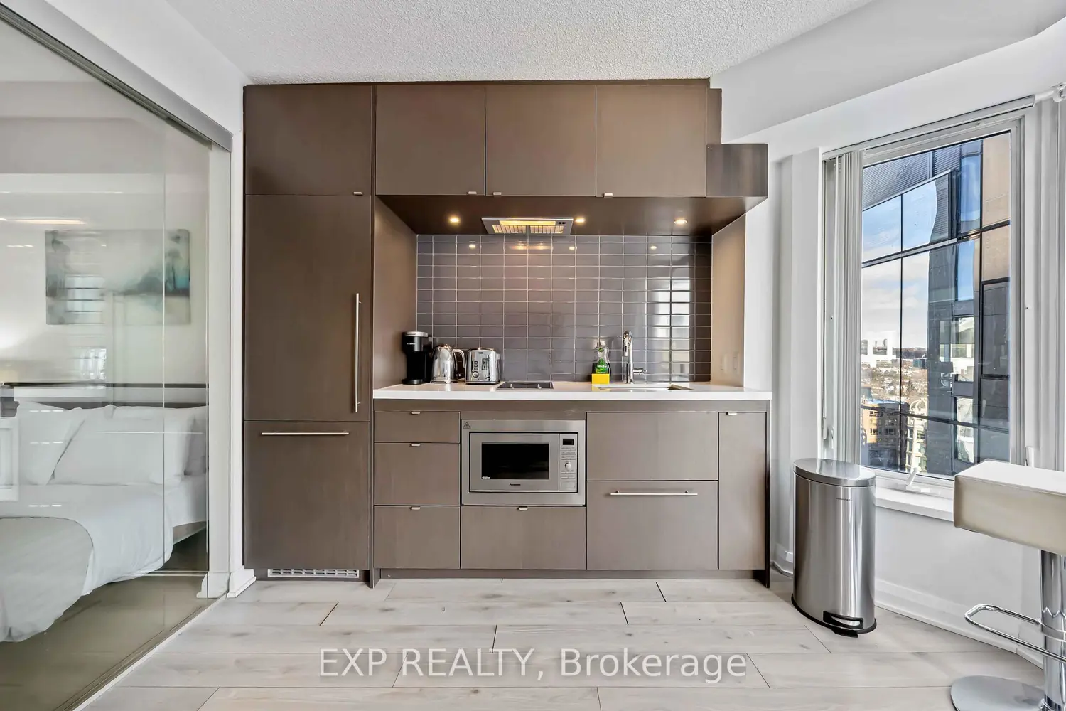 Additional image 12 of 155 Yorkville Avenue 1106