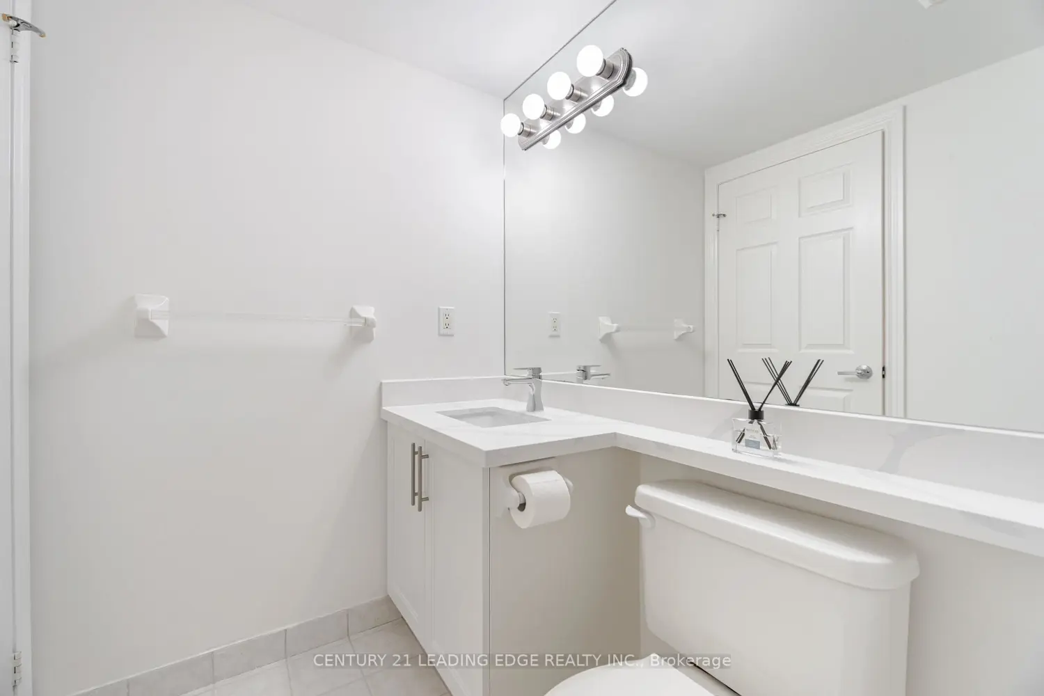 Additional image 6 of 3880 Duke Of York Boulevard 1609