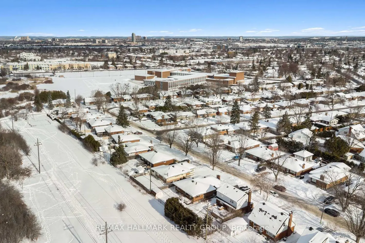 Additional image 17 of 2004 Dorval Avenue