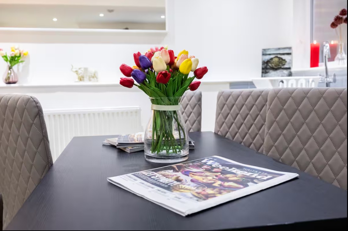 Additional image 5 of 2 Bed Flat, North End Road, W14, N1 7GU