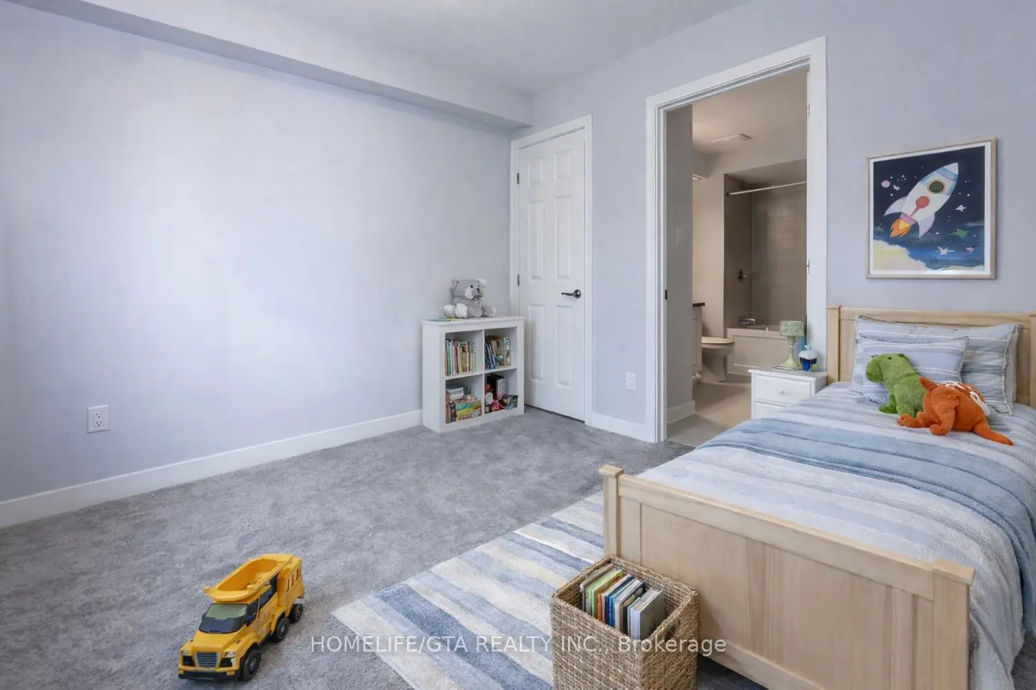 Additional image 10 of 310 Parallax Private