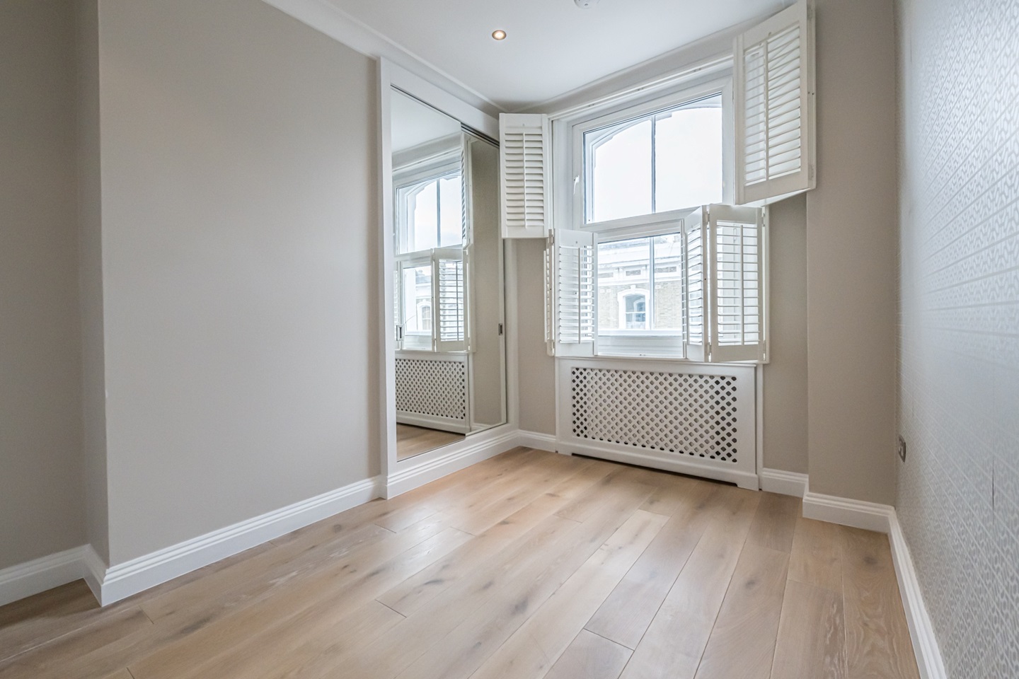 Additional image 3 of 2 Bed Flat, Hollywood Road, SW10, N1 7GU