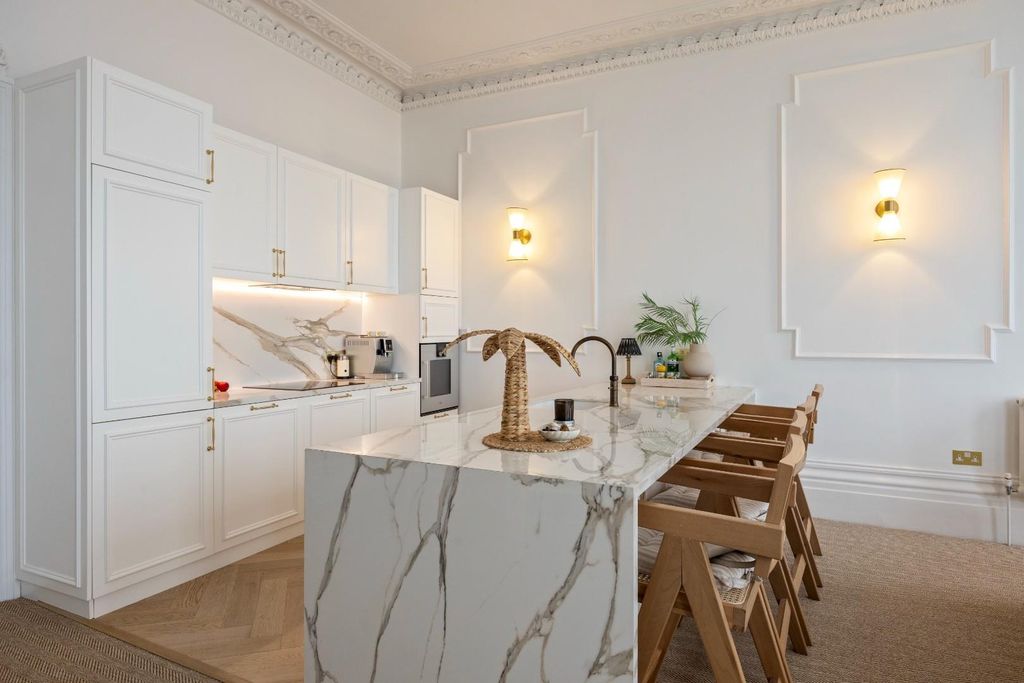 Additional image 8 of 2 bed flat for saleBrunswick Terrace, Hove BN3