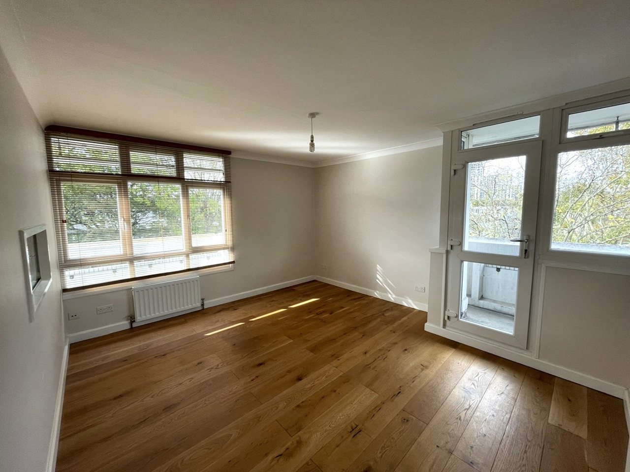 2 Bed Flat, Shaw Court, SW11, N1 7GU