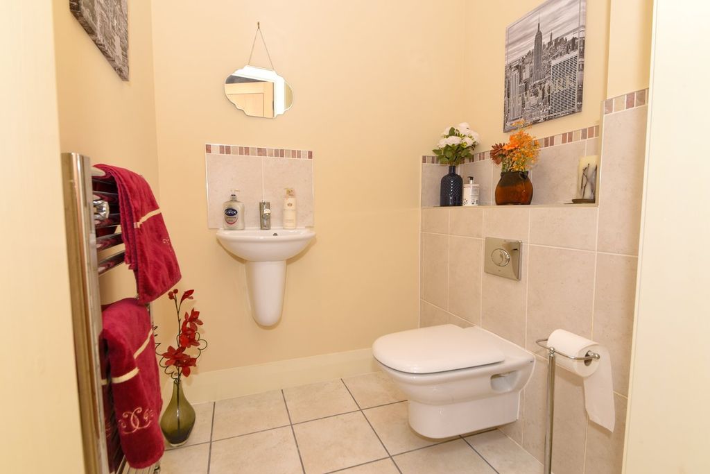 Additional image 12 of 3 bed flat for saleMonks Lane, Newbury RG14