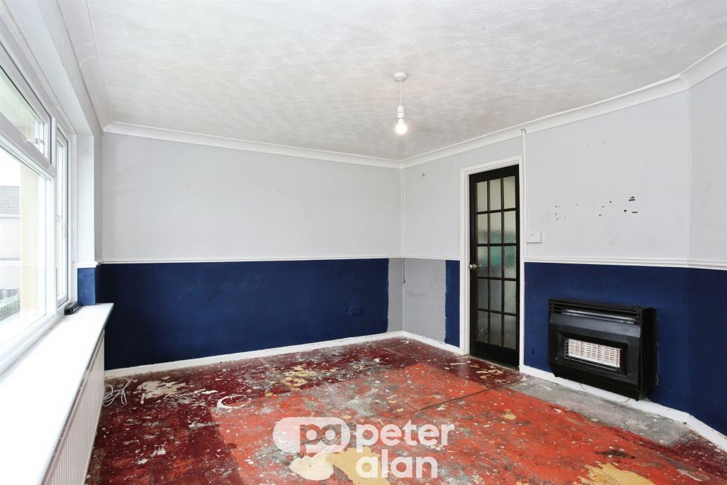 2 bed flat for saleColeridge Green, St. Dials, Cwmbran NP44 photo 2