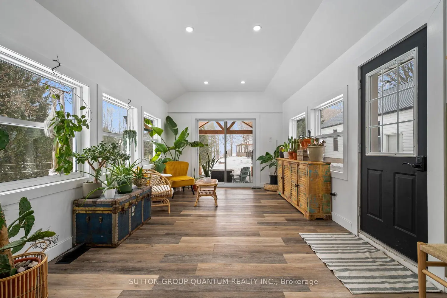 Additional image 8 of 612 Main Street