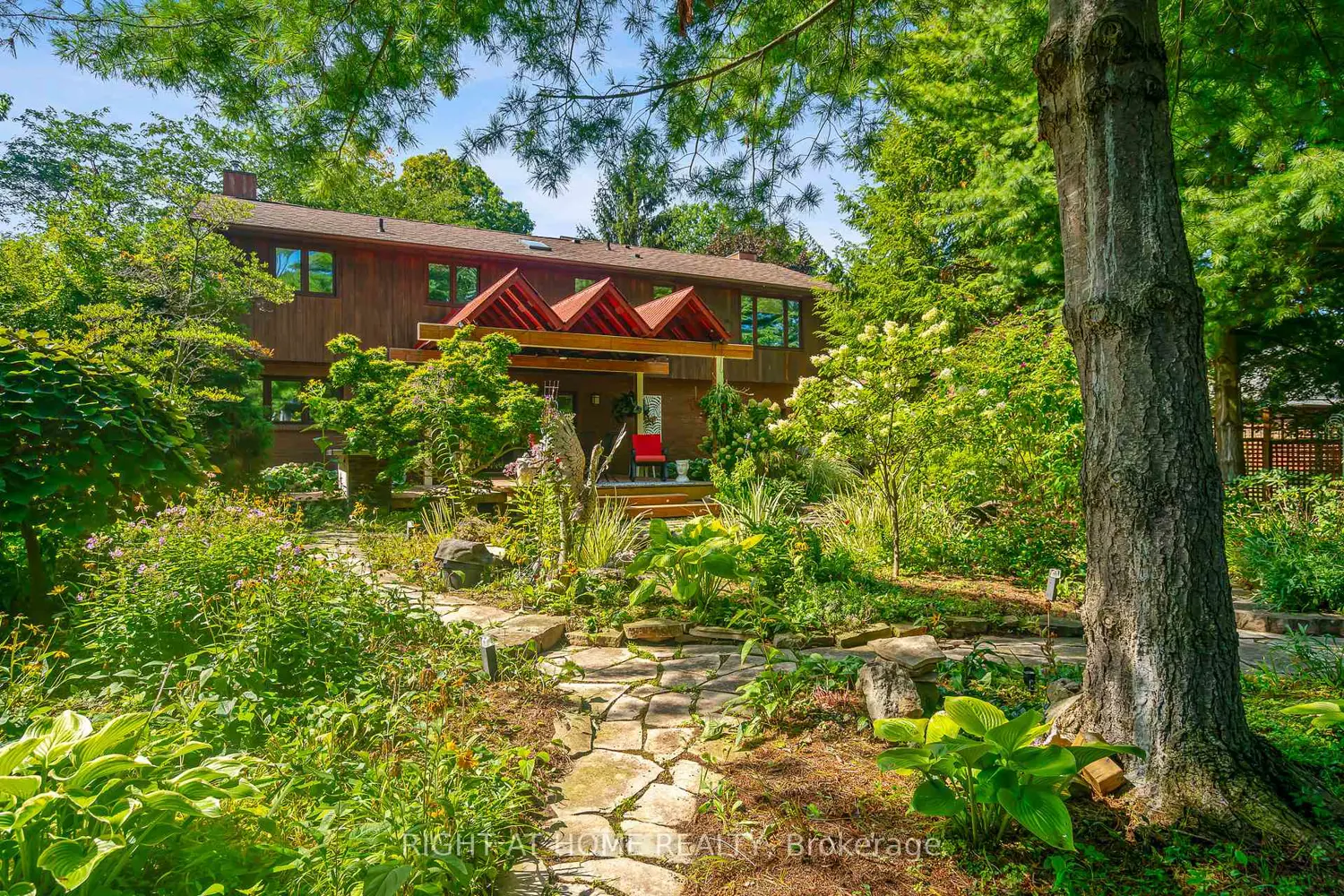 13 Oak Drive photo 2