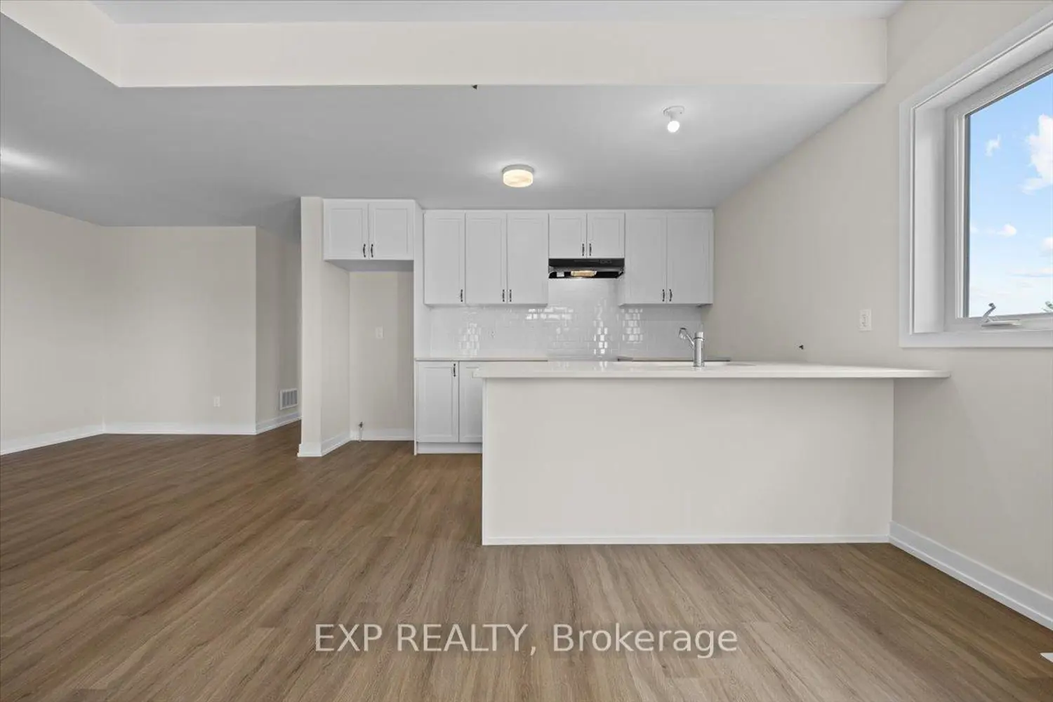 Additional image 2 of 614 Tobiano Private