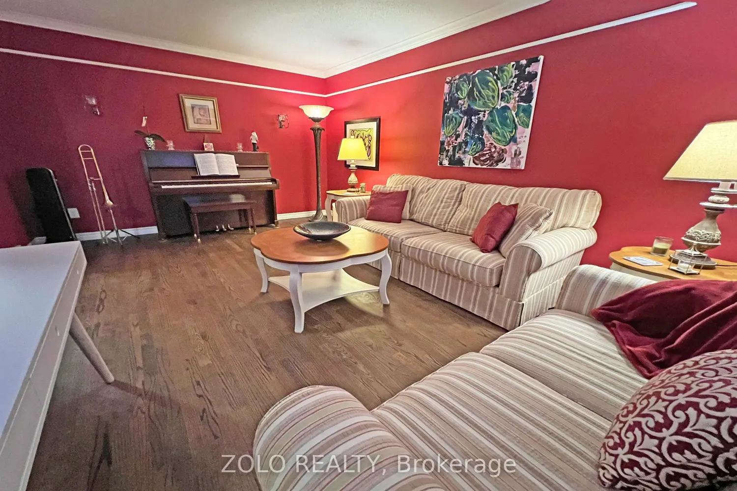 Additional image 4 of 736 Hauteview Crescent