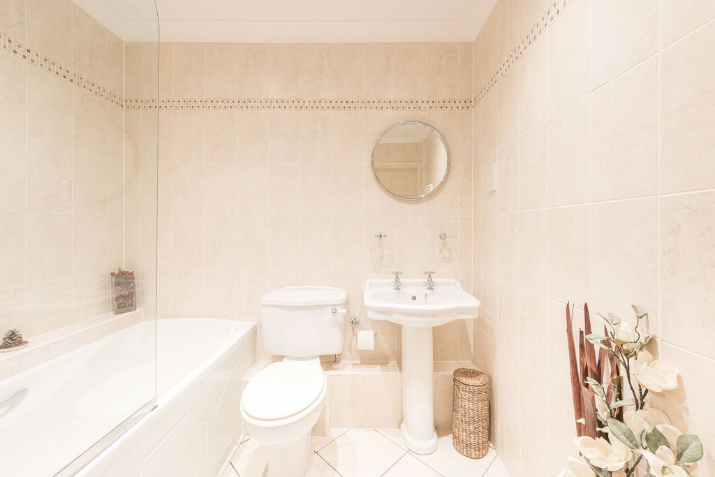 Additional image 39 of 2 bed flat for saleSt. Johns Hill, Shenstone, Lichfield WS14
