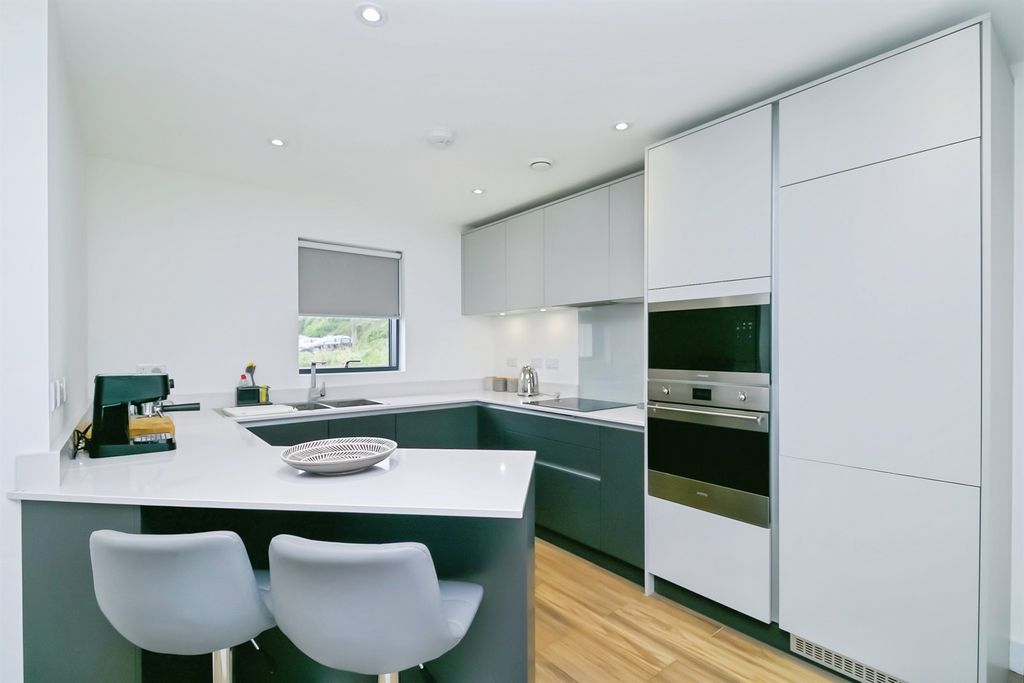 Additional image 6 of 2 bed flat for saleSlon Lane, Ogmore-By-Sea, Vale Of Glamorgan CF32