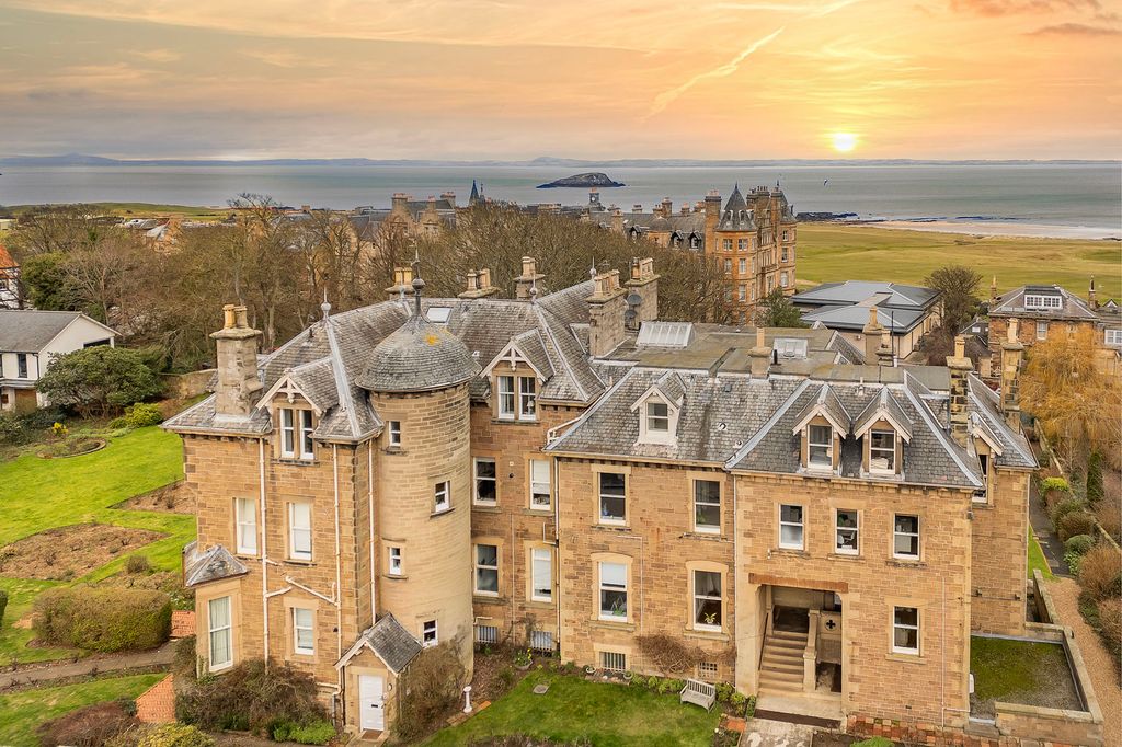3 bed flat for saleFlat 7, Hyndford House, 18 Fidra Road, North Berwick EH39
