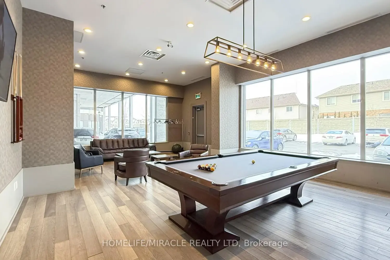 Additional image 19 of 560 North Service Road 607