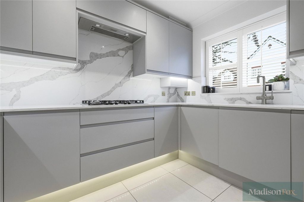 Additional image 12 of 4 bed terraced house for saleRegents Place, Loughton, Essex IG10