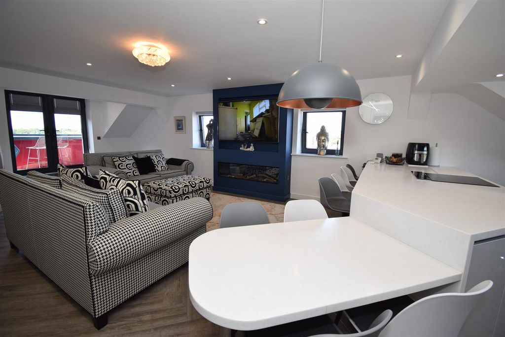 Additional image 9 of 2 bed flat for saleSouth Quays, Long Row, South Shields NE33