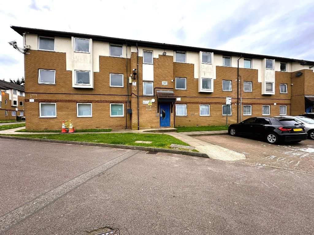 1 bed flat for saleMilliners Court, Milliners Way, Biscot, Luton, Bedfordshire LU3
