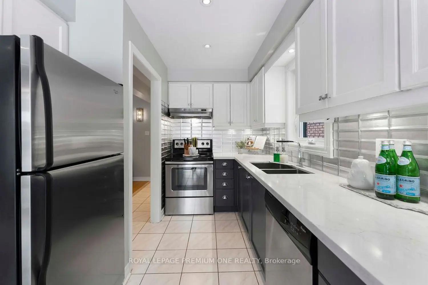 Additional image 4 of 99 Senator Way