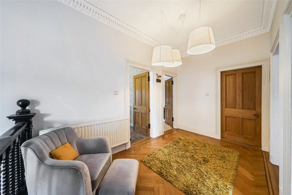 Additional image 3 of 3 bed flat for saleHilton Road, Alloa, Clackmannanshire FK10