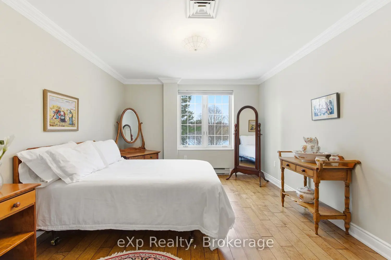 Additional image 9 of 30 Front Street 206