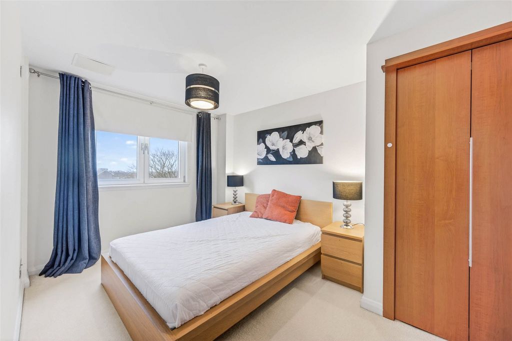 Additional image 12 of 2 bed flat for sale10 Queens Highlands, Aberdeen AB15