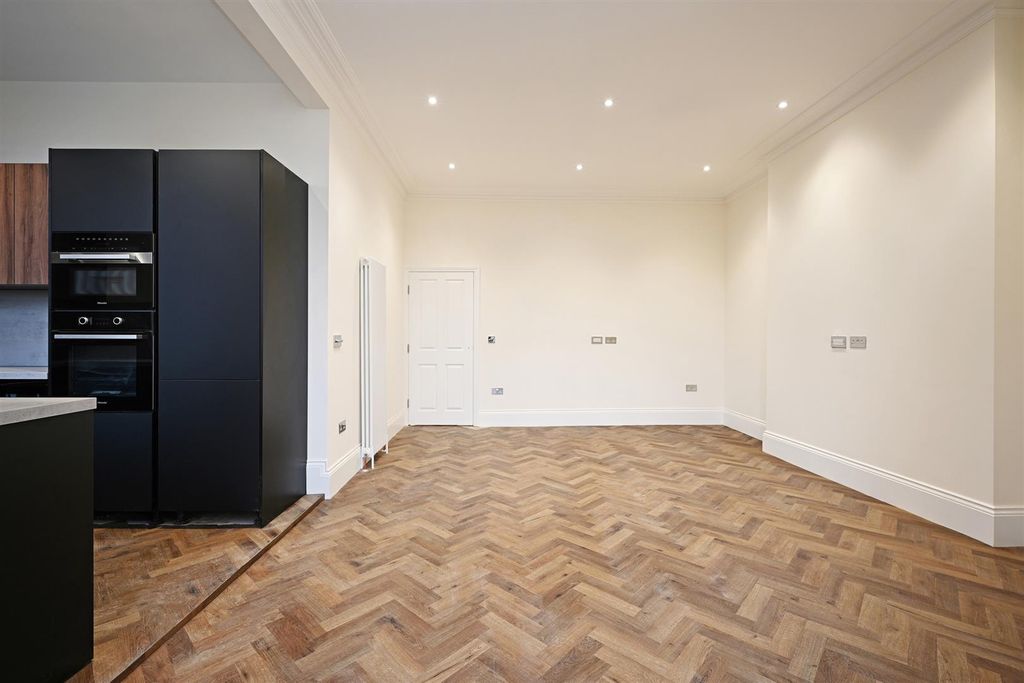 Additional image 7 of 2 bed flat for saleRutland Park, Botanical Gardens, Sheffield S10