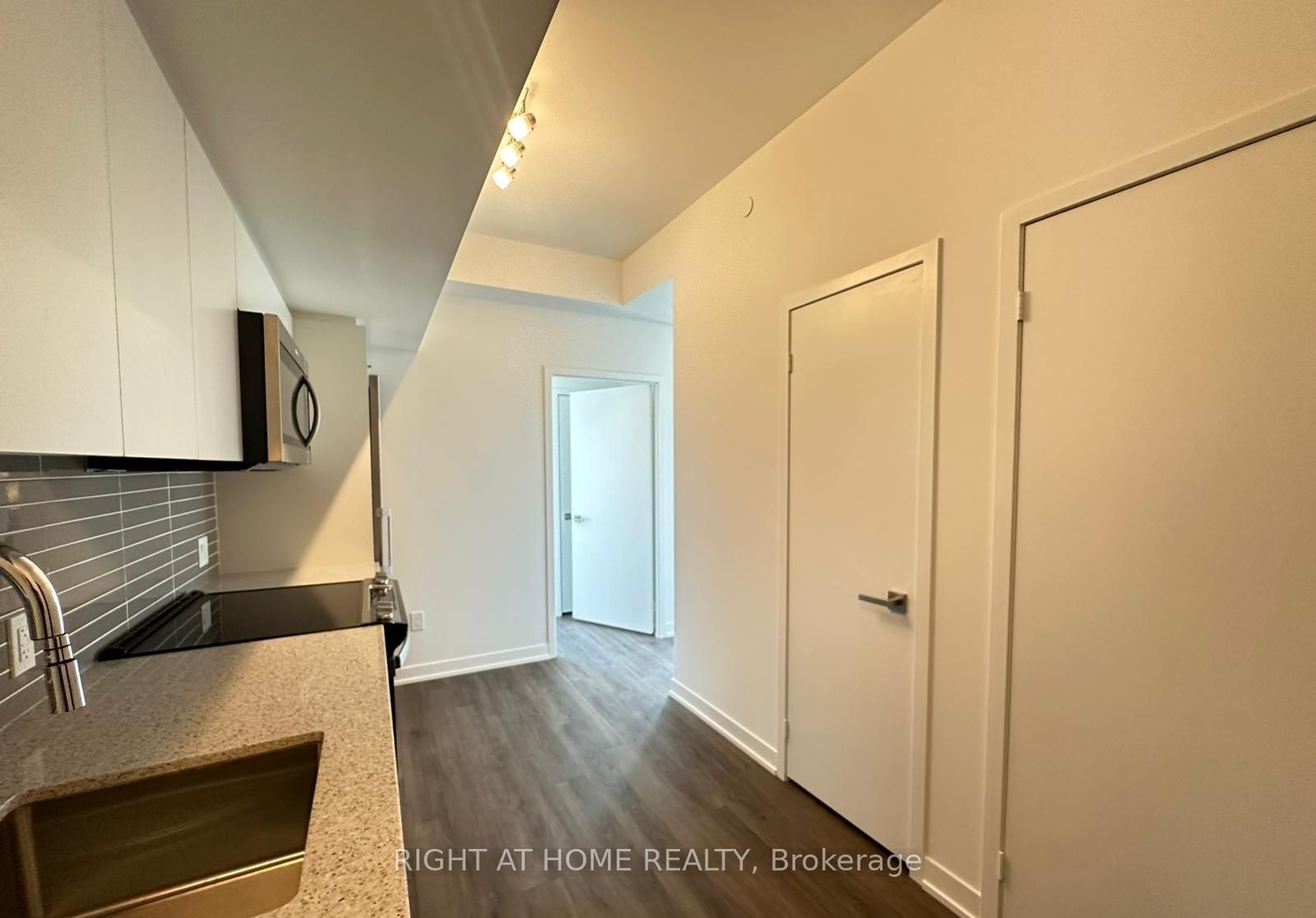 Additional image 2 of 813-500 Wilson Avenue, Toronto, ON, M3H 0E5