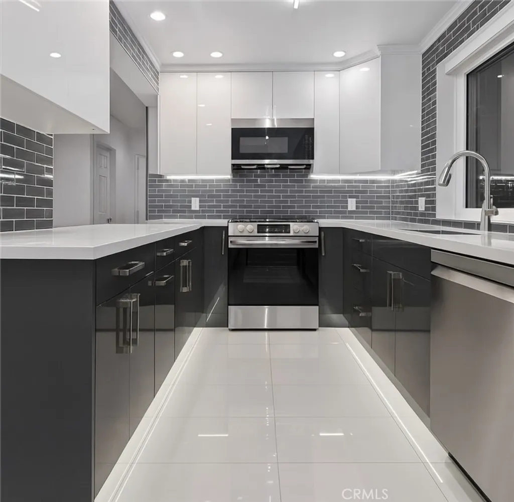 Additional image 3 of 3381 Oakmont View Drive Unit A, Glendale, CA 91208