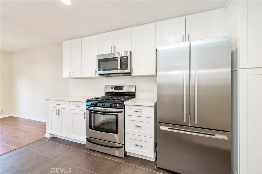 Additional image 37 of 72 Almador, Irvine, CA 92614