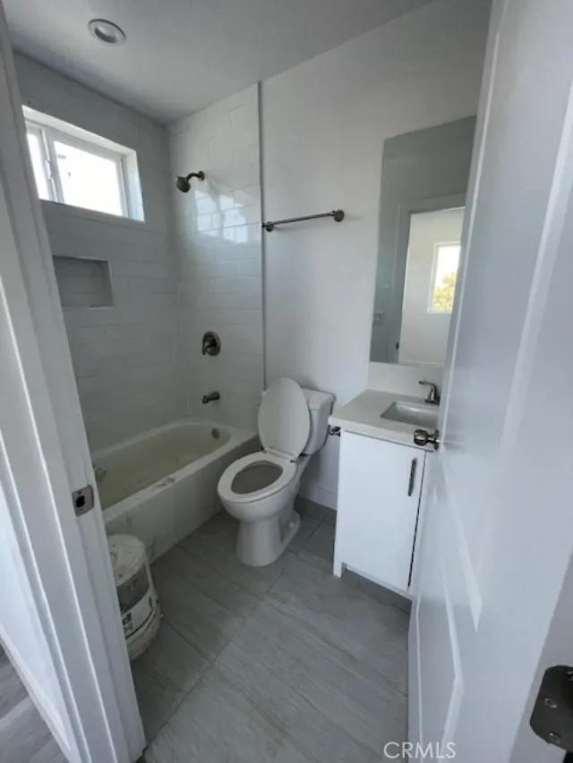 Additional image 8 of 11451 Victory Boulevard Unit 2, North Hollywood, CA 91606