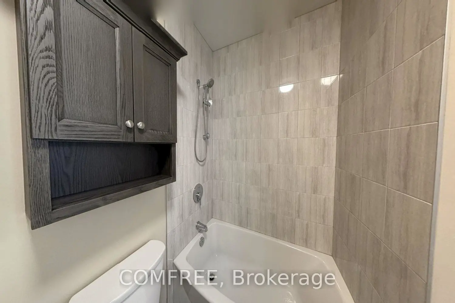 Additional image 17 of 25 King Street 204