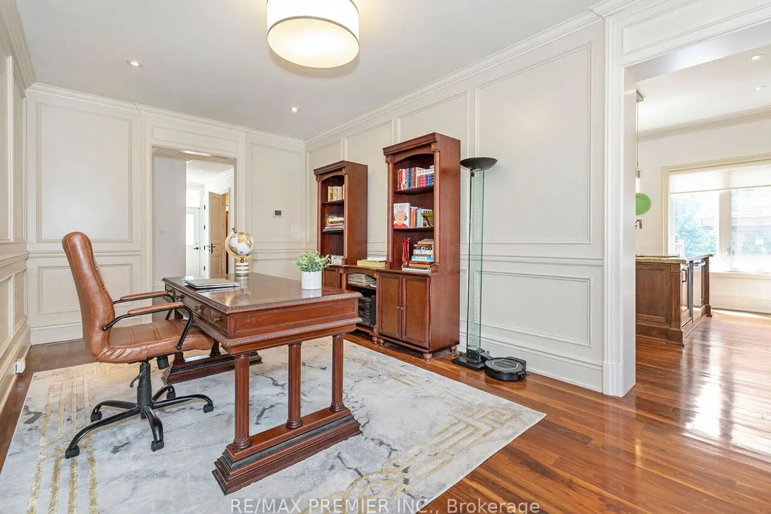 Additional image 12 of 35 Yorkdale Crescent