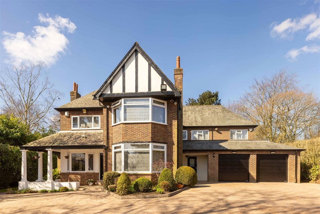 Additional image 21 of 6 bed detached house for saleSandmoor Avenue, Alwoodley, Leeds LS17
