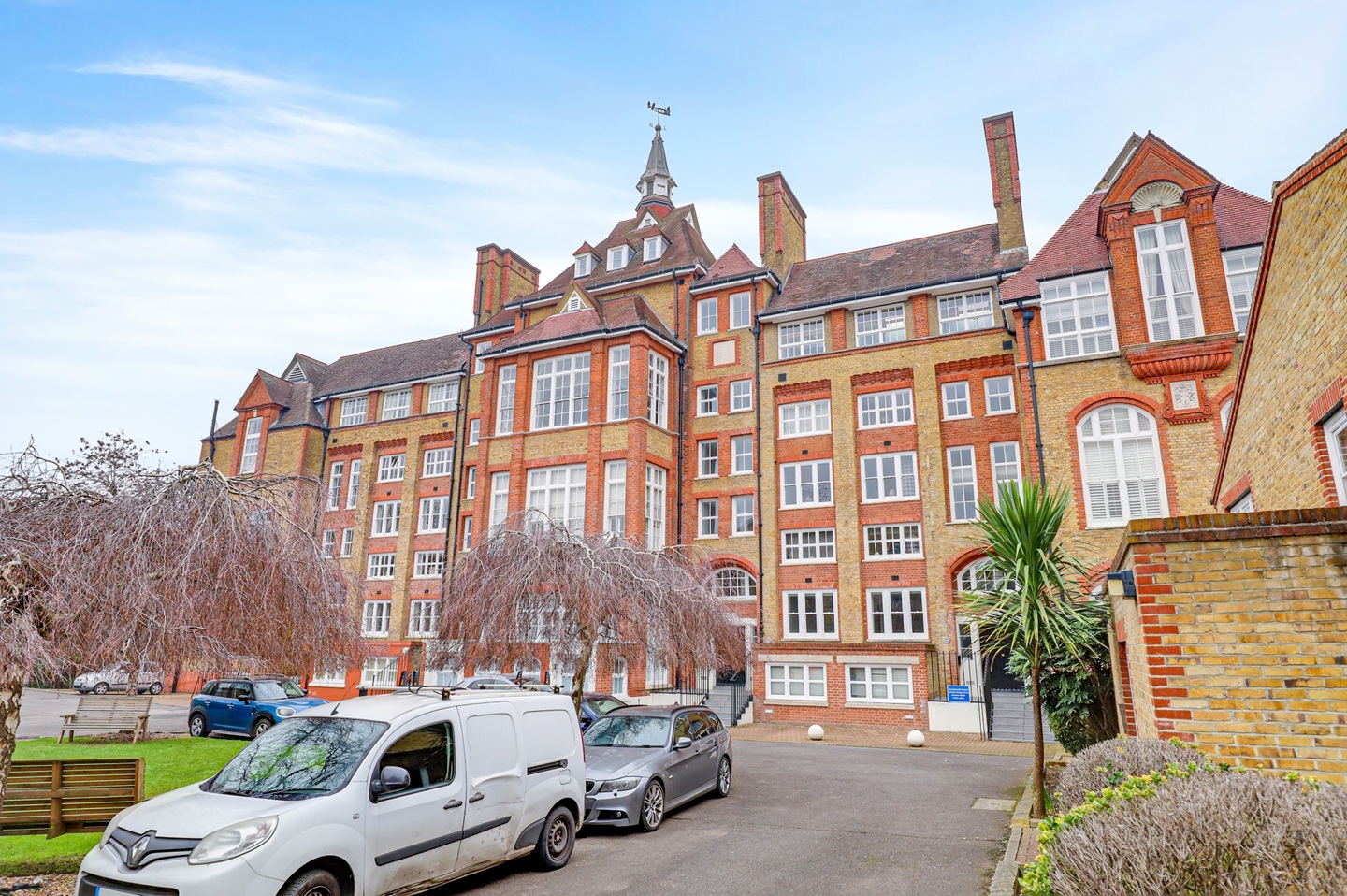 2 Bed Flat, Reed Place, SW4, N1 7GU