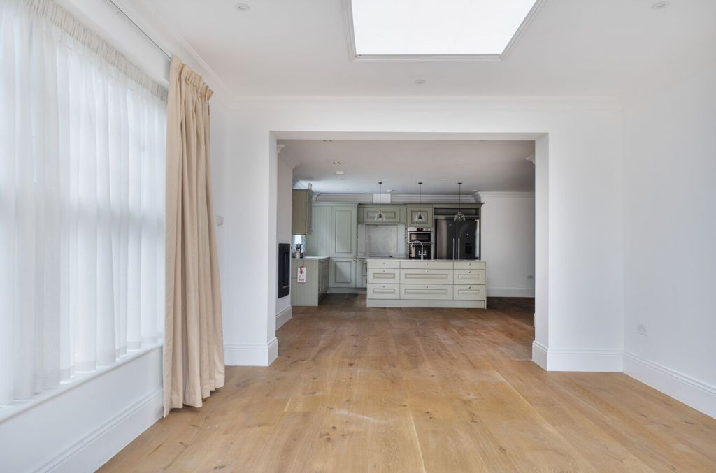 Additional image 8 of 3 bed flat for saleLavant Road, Chichester PO19